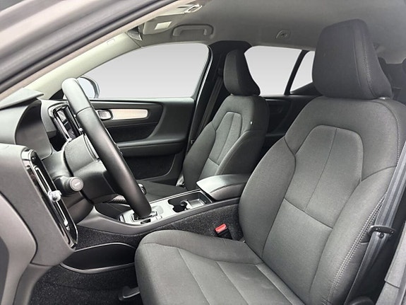 Volvo XC40 11 of 18
