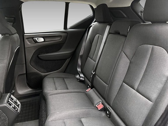 Volvo XC40 13 of 18