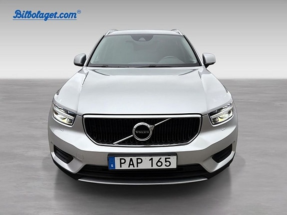 Volvo XC40 3 of 18
