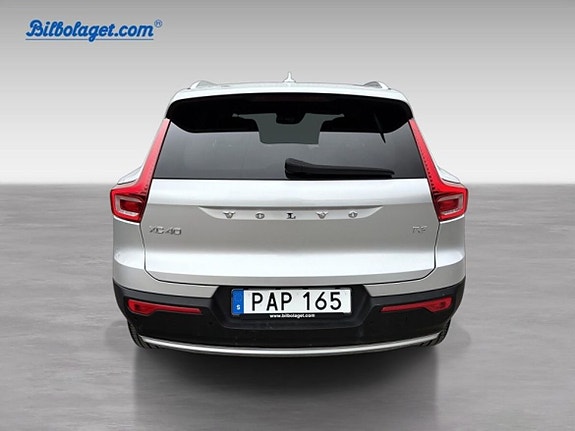 Volvo XC40 8 of 18