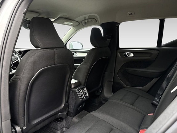 Volvo XC40 14 of 18