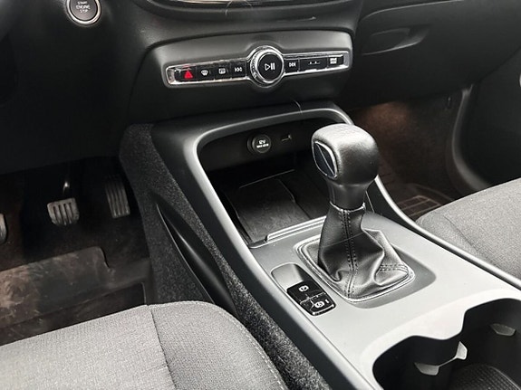 Volvo XC40 17 of 18