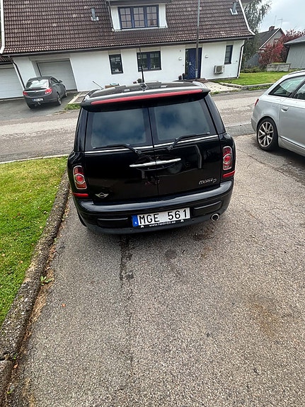 MINI Cooper 2 of 5