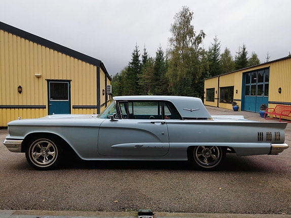 Ford Thunderbird 16 of 16