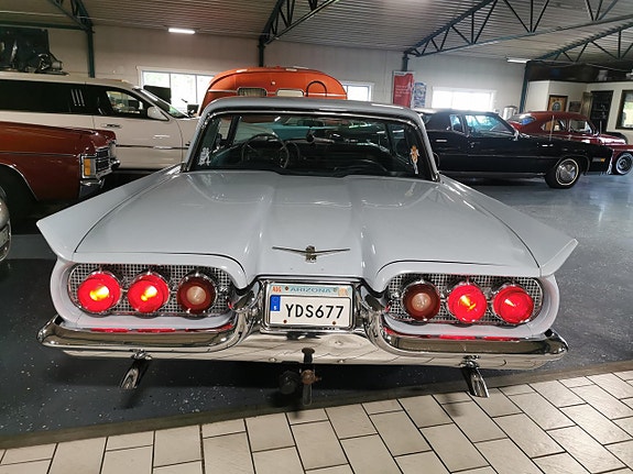 Ford Thunderbird 2 of 16