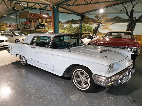 Ford Thunderbird 4 of 16