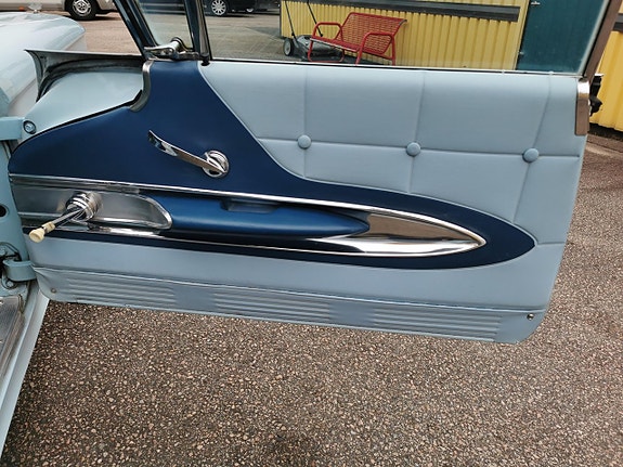Ford Thunderbird 8 of 16