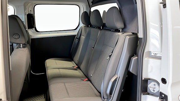 Volkswagen Caddy Maxi 11 of 12