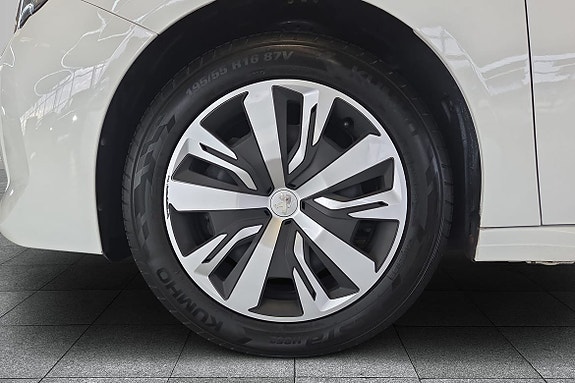 Peugeot 208 8 of 13