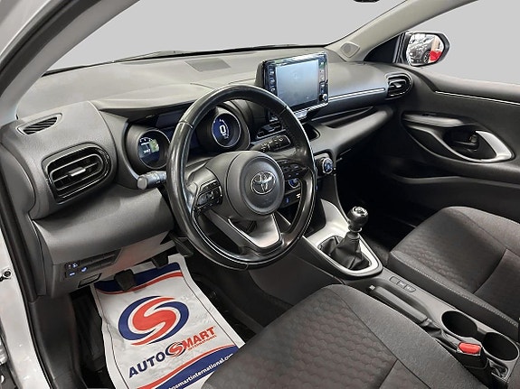 Toyota Yaris 14 of 21