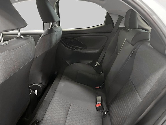 Toyota Yaris 11 of 21