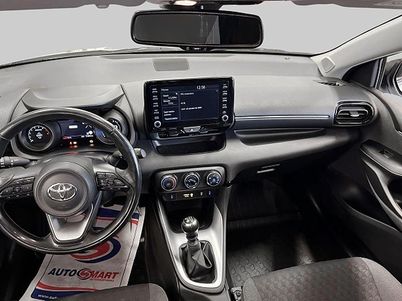 Toyota Yaris 12 of 21