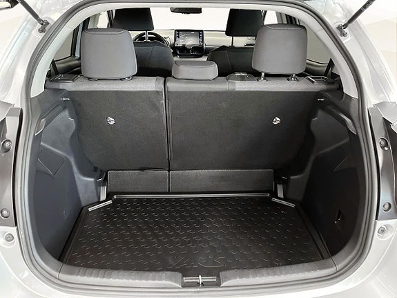 Toyota Yaris 13 of 21
