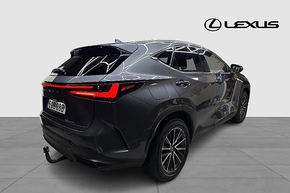 Lexus NX450h+ 5 of 17