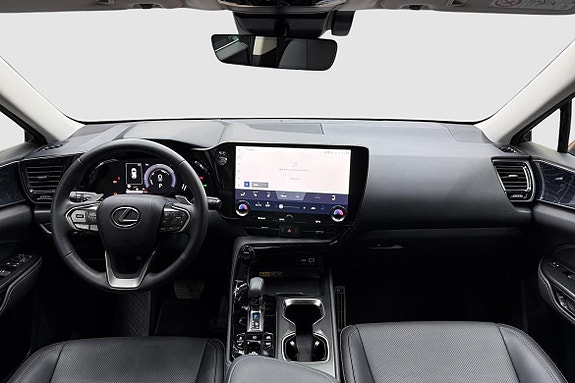 Lexus NX450h+ 11 of 17