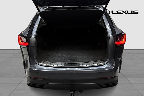 Lexus NX450h+ 4 of 17