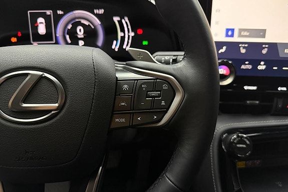 Lexus NX450h+ 17 of 17