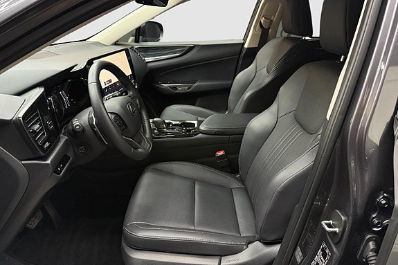 Lexus NX450h+ 13 of 17
