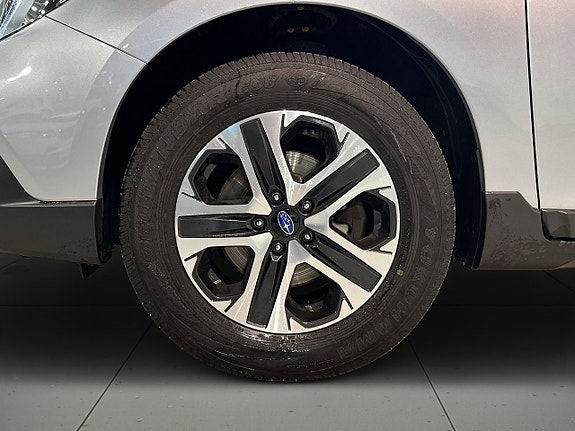 Subaru Outback 14 of 23