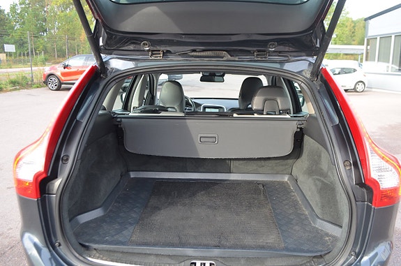 Volvo XC60 19 of 23