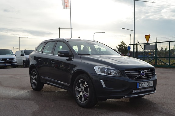 Volvo XC60 10 of 23