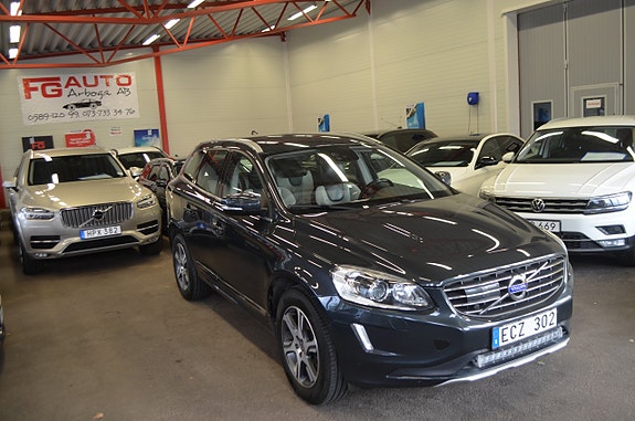 Volvo XC60 11 of 23