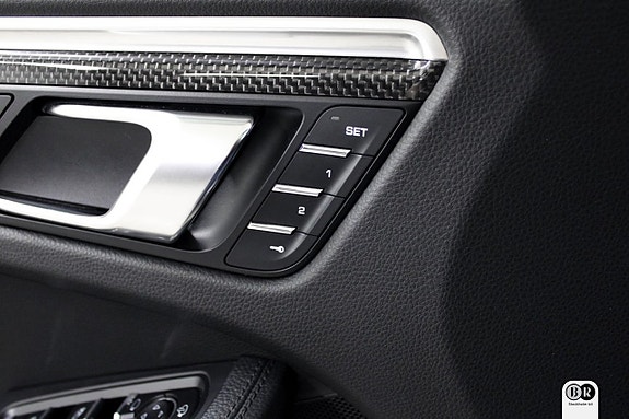 Porsche Macan S 14 of 18