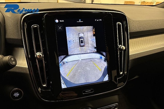 Volvo XC40 21 of 26