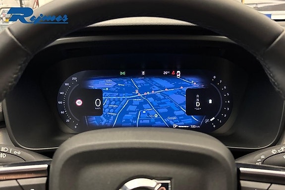 Volvo XC40 12 of 26