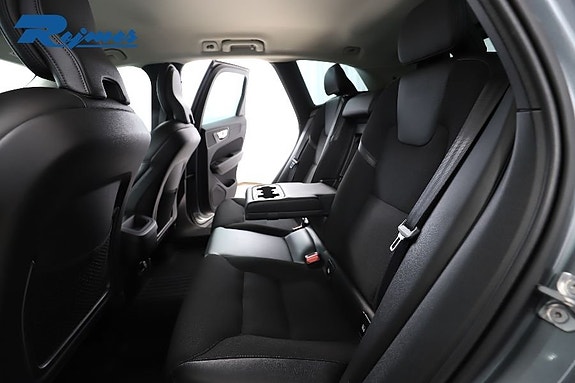 Volvo XC60 9 of 24