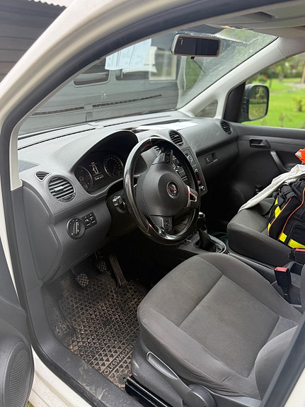 Volkswagen Caddy 3 of 3
