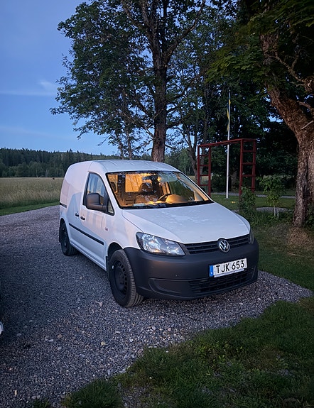 Volkswagen Caddy 2 of 3
