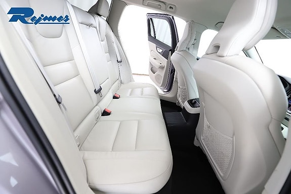 Volvo V60 10 of 25