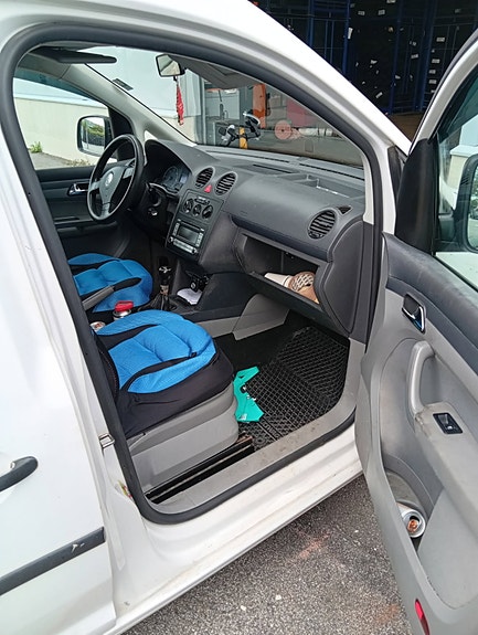 Volkswagen Caddy 2 of 4