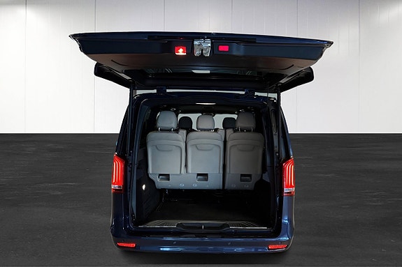 Mercedes-Benz V300 10 of 24