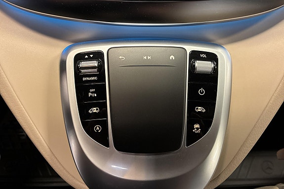 Mercedes-Benz V300 24 of 24