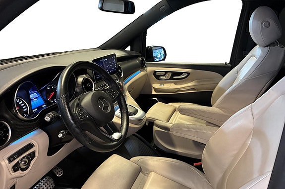 Mercedes-Benz V300 11 of 24