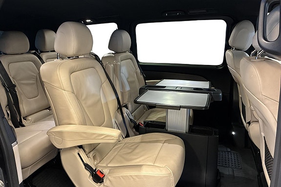 Mercedes-Benz V300 21 of 24