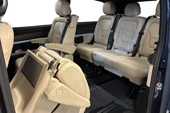 Mercedes-Benz V300 18 of 24