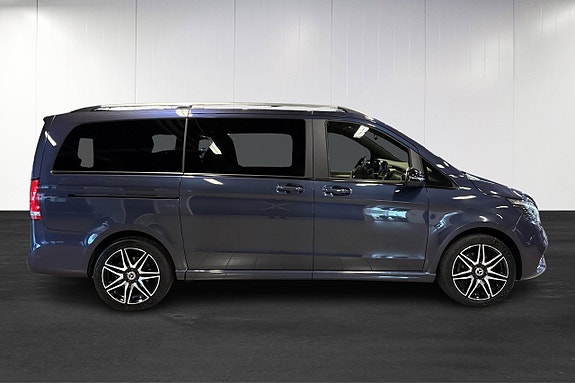 Mercedes-Benz V300 8 of 24