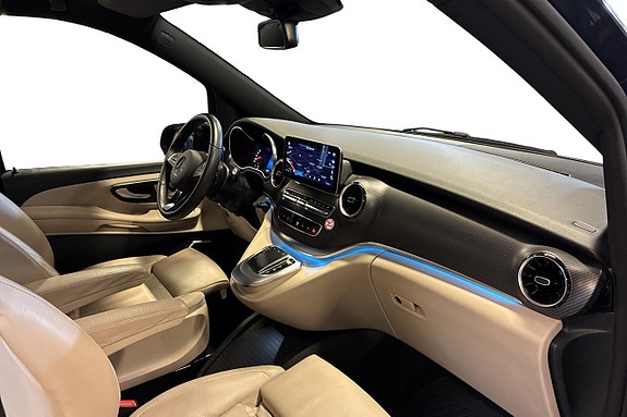 Mercedes-Benz V300 13 of 24