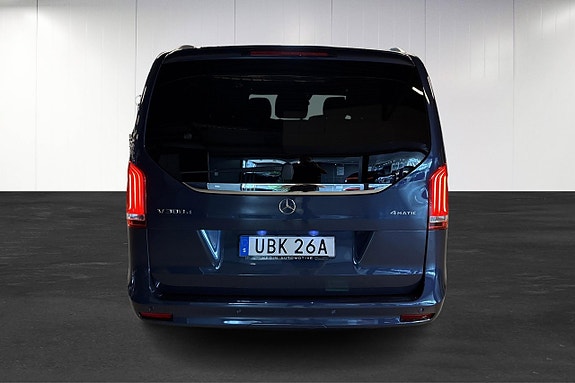Mercedes-Benz V300 6 of 24