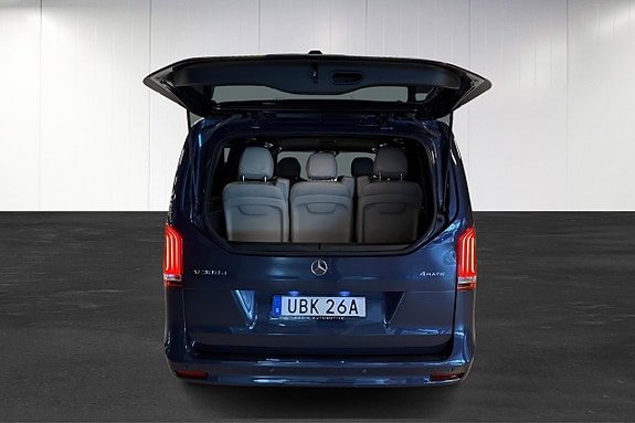 Mercedes-Benz V300 9 of 24