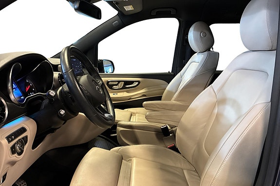 Mercedes-Benz V300 16 of 24
