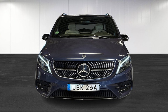 Mercedes-Benz V300 5 of 24