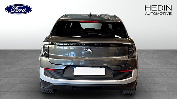 Ford Explorer 7 of 12