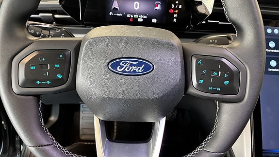 Ford Explorer 11 of 12