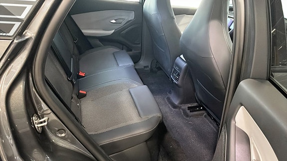 Ford Explorer 5 of 12