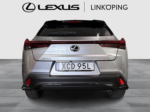 Lexus UX250h 4 of 15