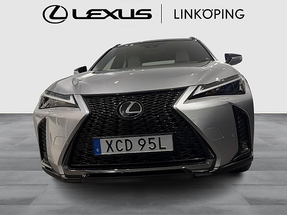 Lexus UX250h 5 of 15